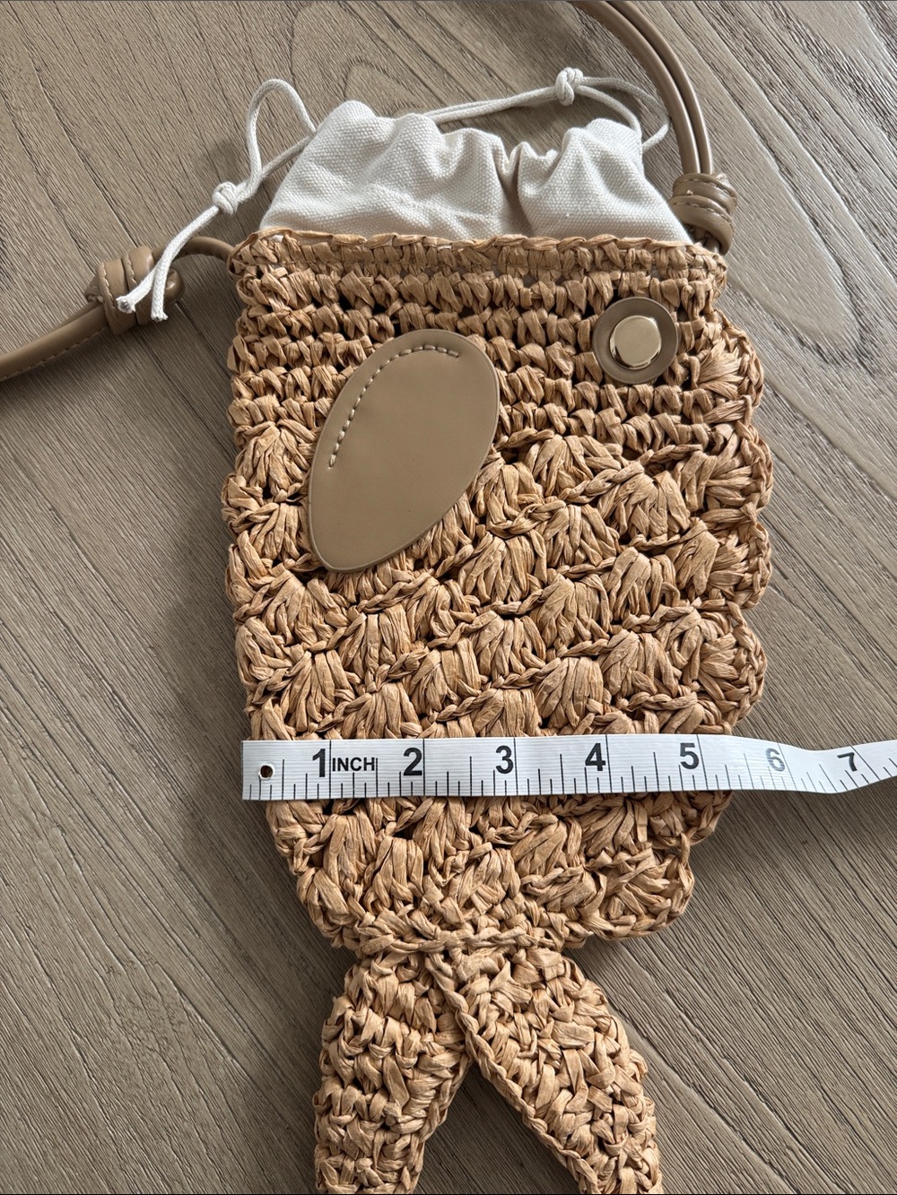 6/14 Woven Fish-Shaped Crossbody Bag in Natural Tan - Picture 5 of 6